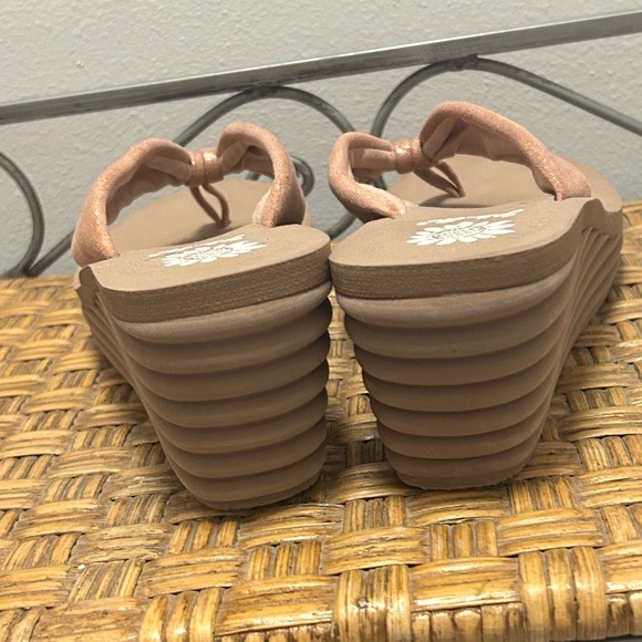 YellowBox Sz 8.5 Rose Gold/Brown Sandals - Picture 3 of 4